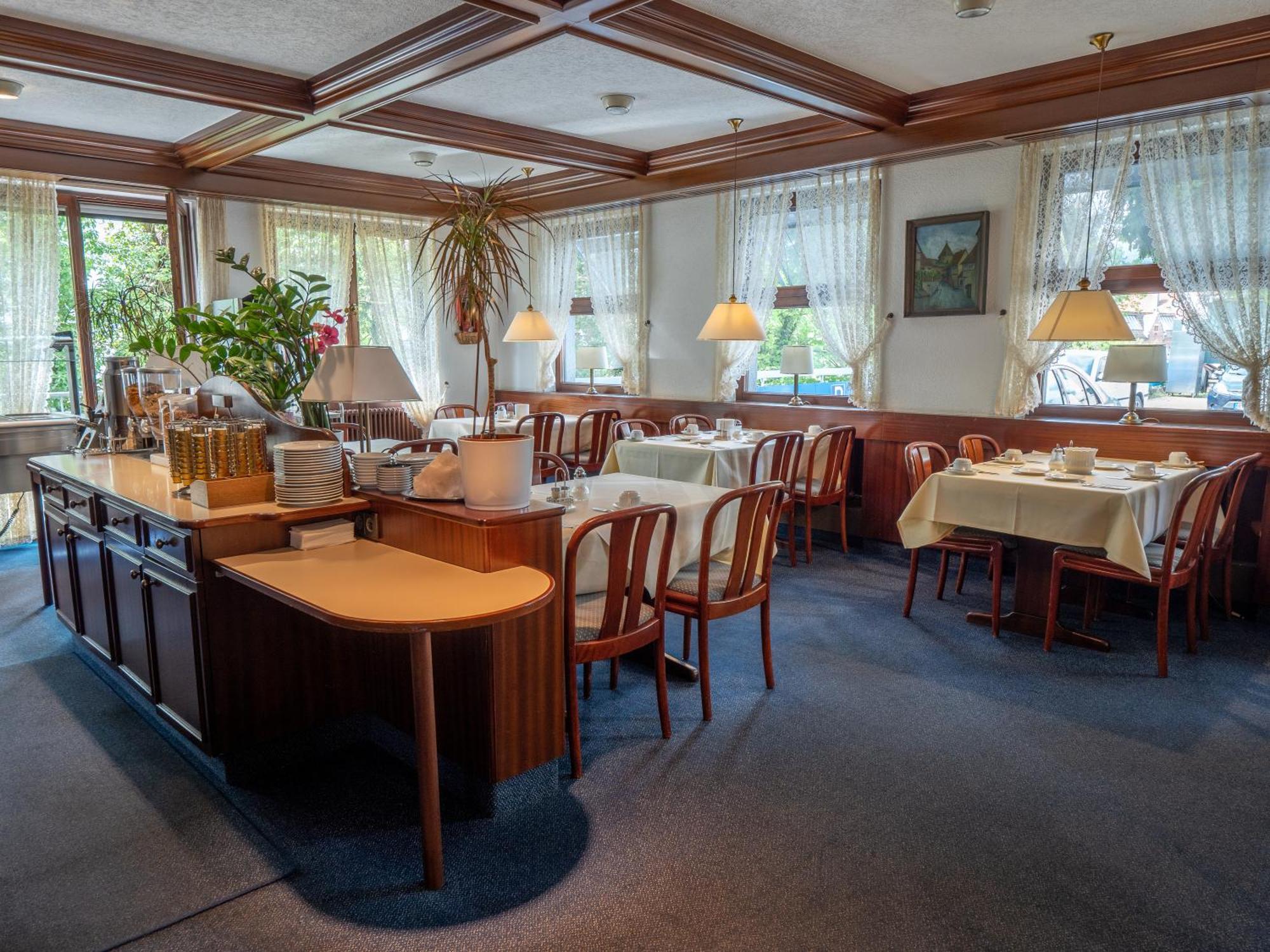 Hotel Pflum Mit Gaestehaus Nuertingen Extérieur photo